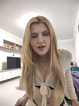 Snapshot of HotBlondie69 chatting on 15, 6, 2026 HotBlondie69 online show from 15, 6, 2026
