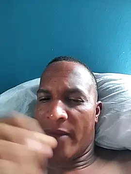 Snapshot of luis391986 chatting on 6, 7, 2026 luis391986 online show from 6, 7, 2026