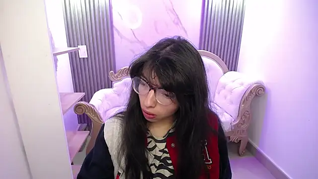 Snapshot of Allyshon_ chatting on 4, 6, 2026 Allyshon online show from 4, 6, 2026