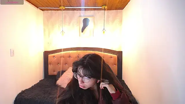 Snapshot of Allyshon_ chatting on 17, 6, 2026 Allyshon online show from 17, 6, 2026
