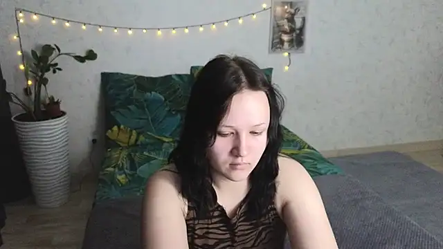 Tori cute online show from 8, 6, 2026