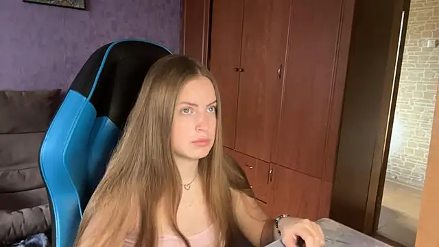 Snapshot of SilkSinner_ chatting on 9, 7, 2026 SilkSinner online show from 9, 7, 2026