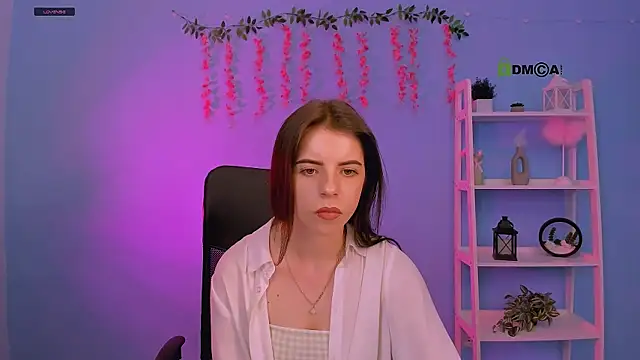 lyra desire online show from 24, 6, 2026