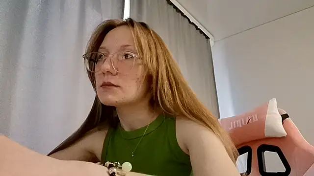 Snapshot of LauraTurber chatting on 22, 5, 2026 LauraTurber online show from 22, 5, 2026