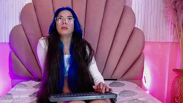 Snapshot of Kyomi_Hunt chatting on 25, 6, 2026 Kyomi Hunt online show from 25, 6, 2026
