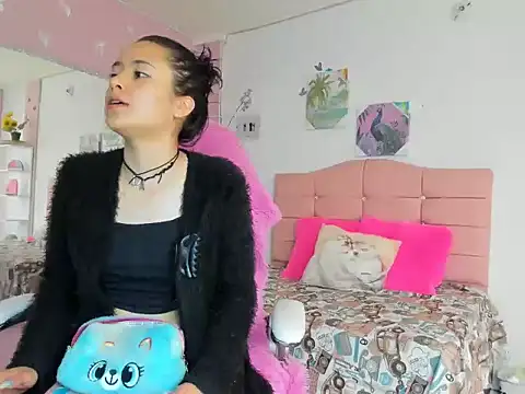 Snapshot of ivyyemerald_ chatting on 16, 6, 2026 ivyyemerald online show from 16, 6, 2026