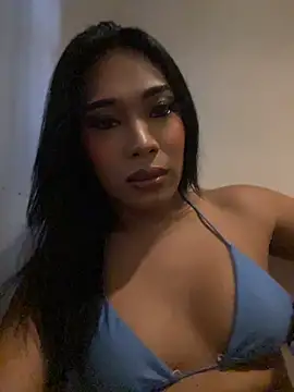 hugecock tamira online show from 4, 6, 2026