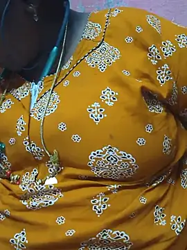Snapshot of geetha431 chatting on 13, 6, 2026 geetha431 online show from 13, 6, 2026
