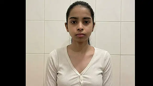 Snapshot of Snowkirti_96 chatting on 20, 5, 2026 Snowkirti 96 online show from 20, 5, 2026