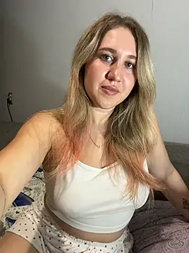 Snapshot of MarieHeartt chatting on 19, 7, 2026 MarieHeartt online show from 19, 7, 2026