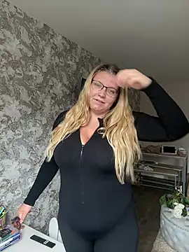 Snapshot of LucieLouBabe chatting on 21, 7, 2026 LucieLouBabe online show from 21, 7, 2026