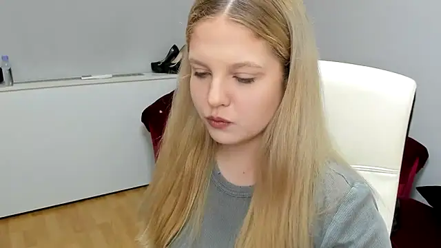 Snapshot of Girl4Power chatting on 30, 5, 2026 Girl4Power online show from 30, 5, 2026