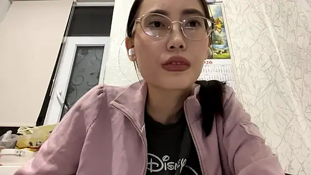 Snapshot of VickieTrudo chatting on 1, 6, 2026 VickieTrudo online show from 1, 6, 2026