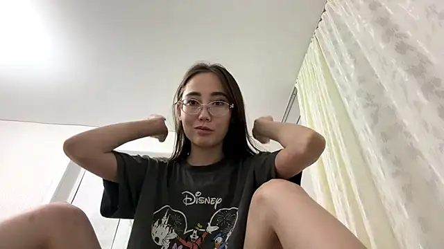 Snapshot of VickieTrudo chatting on 6, 7, 2026 VickieTrudo online show from 6, 7, 2026