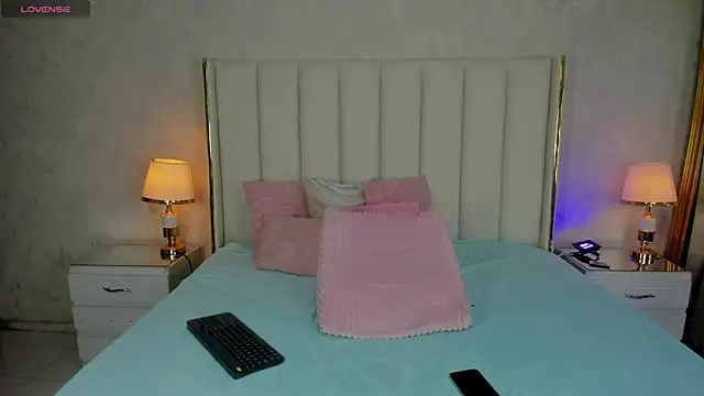 Snapshot of KaylaDavies chatting on 19, 6, 2026 KaylaDavies online show from 19, 6, 2026