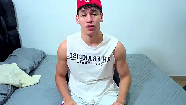 Snapshot of Luke_Muscle chatting on 8, 7, 2026 Luke Muscle online show from 8, 7, 2026