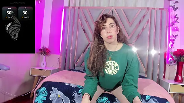 Snapshot of hada_russo chatting on 4, 7, 2026 hada russo online show from 4, 7, 2026
