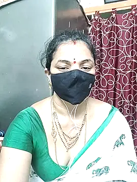 Snapshot of Leela_555 chatting on 7, 7, 2026 Leela 555 online show from 7, 7, 2026