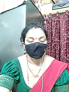 Snapshot of Leela_555 chatting on 13, 7, 2026 Leela 555 online show from 13, 7, 2026