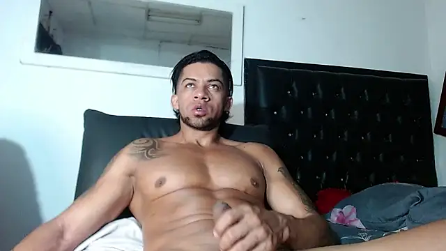 Snapshot of angelo_cox chatting on 7, 10, 2025 angelo cox online show from 7, 10, 2025