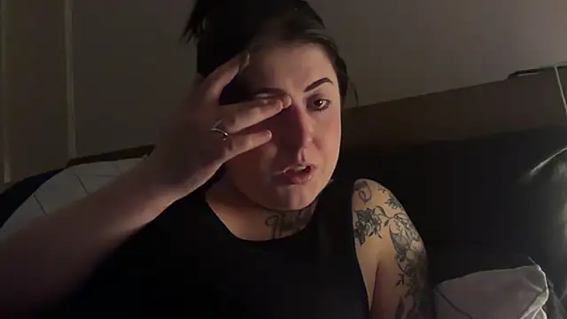 LucyLou31 online show from 18, 6, 2026