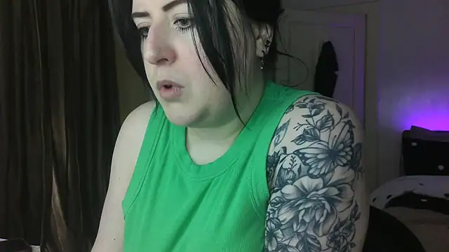LucyLou31 online show from 2, 8, 2026