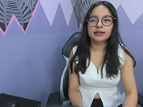 Snapshot of AuroraGreyy chatting on 2, 6, 2026 AuroraGreyy online show from 2, 6, 2026