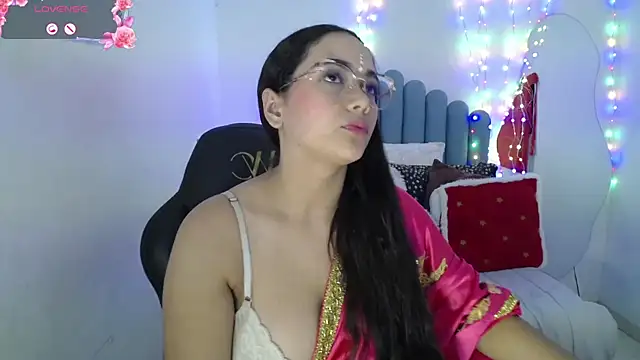Snapshot of farah_samira chatting on 29, 6, 2026 farah samira online show from 29, 6, 2026