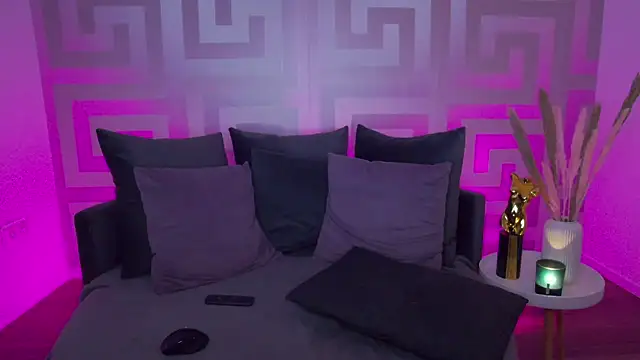 Mina Babe online show from 2, 3, 2025