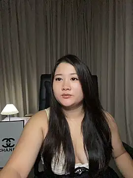 Snapshot of Luckysisi-s chatting on 4, 7, 2026 Luckysisi-s online show from 4, 7, 2026