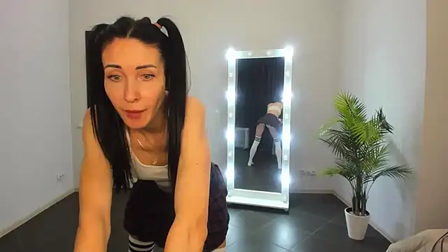 Snapshot of BouncySweety chatting on 4, 3, 2025 BouncySweety online show from 4, 3, 2025
