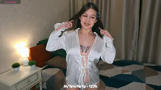Snapshot of PlayfulMelly chatting on 23, 6, 2026 PlayfulMelly online show from 23, 6, 2026