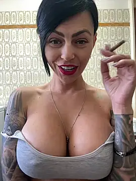 Snapshot of 1HelenRose chatting on 16, 6, 2026 1HelenRose online show from 16, 6, 2026