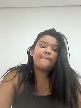 Eumileninha online show from 25, 5, 2026