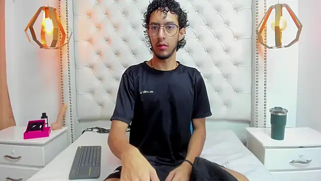 Snapshot of LEO_SANZ66 chatting on 23, 6, 2026 LEO SANZ66 online show from 23, 6, 2026