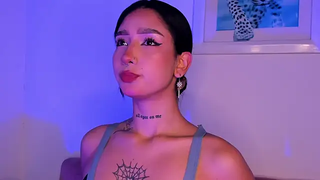 Snapshot of SophieMoneet chatting on 3, 7, 2026 SophieMoneet online show from 3, 7, 2026