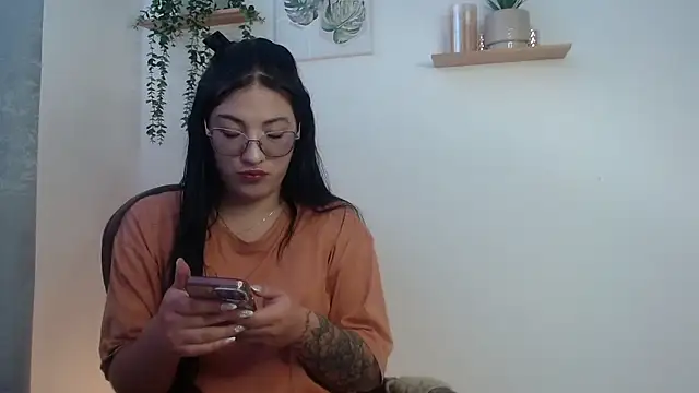 Snapshot of Leena_rose chatting on 30, 7, 2026 Leena rose online show from 30, 7, 2026