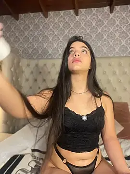 Snapshot of Amel_Rosse chatting on 23, 6, 2026 Amel Rosse online show from 23, 6, 2026