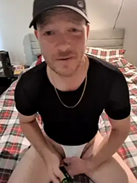 Straight GuyUK online show from 28, 6, 2026