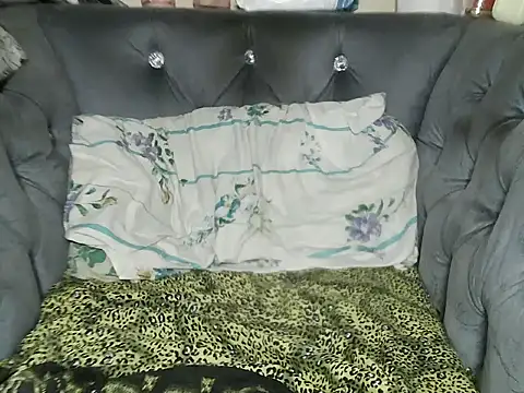 Snapshot of Silky_aura chatting on 3, 7, 2026 Silky aura online show from 3, 7, 2026