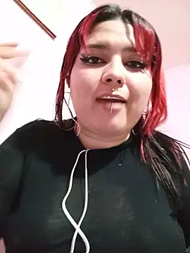 Snapshot of curvy_latina chatting on 22, 6, 2026 curvy latina online show from 22, 6, 2026