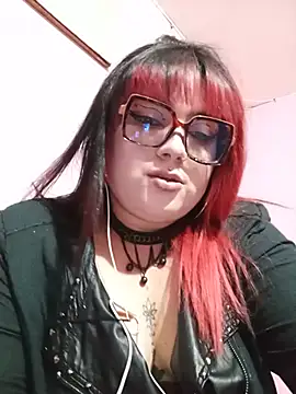 Snapshot of curvy_latina chatting on 23, 6, 2026 curvy latina online show from 23, 6, 2026