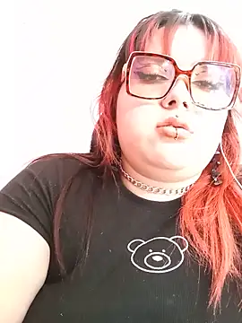 Snapshot of curvy_latina chatting on 26, 6, 2026 curvy latina online show from 26, 6, 2026