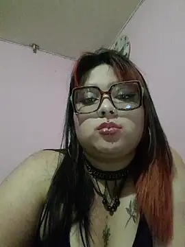 Snapshot of curvy_latina chatting on 19, 7, 2026 curvy latina online show from 19, 7, 2026