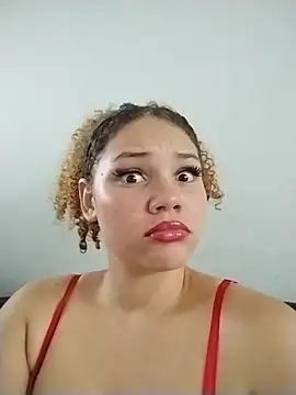 Snapshot of RoouseSiren chatting on 9, 7, 2026 RoouseSiren online show from 9, 7, 2026