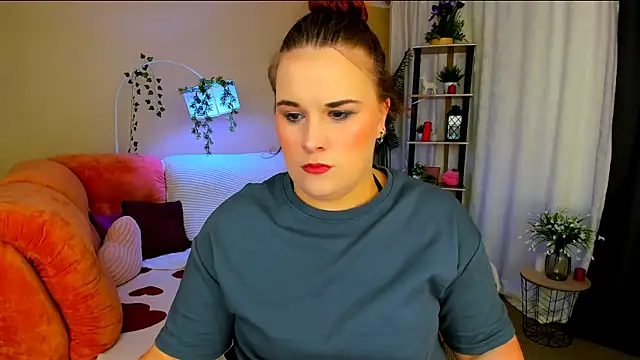 OliviaTwens online show from 5, 6, 2026
