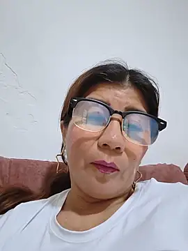 Snapshot of fire_mommy chatting on 17, 6, 2026 fire mommy online show from 17, 6, 2026
