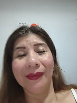 Snapshot of fire_mommy chatting on 5, 7, 2026 fire mommy online show from 5, 7, 2026