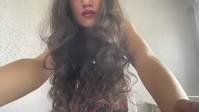 LisetteParajon online show from 26, 6, 2026