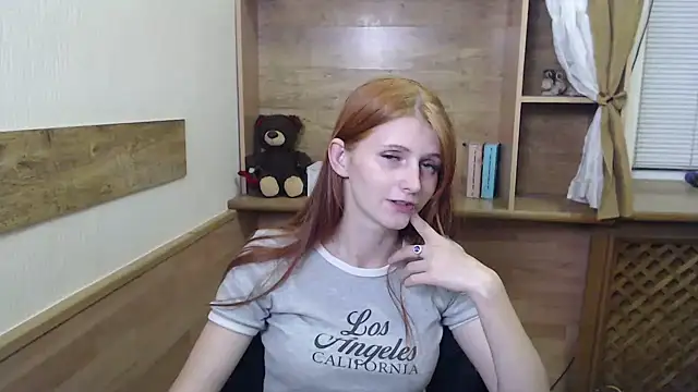 Snapshot of ViolaHot_ chatting on 3, 8, 2026 ViolaHot online show from 3, 8, 2026